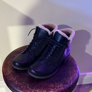 Remonte Black Lace Up Boots with Cream Lining